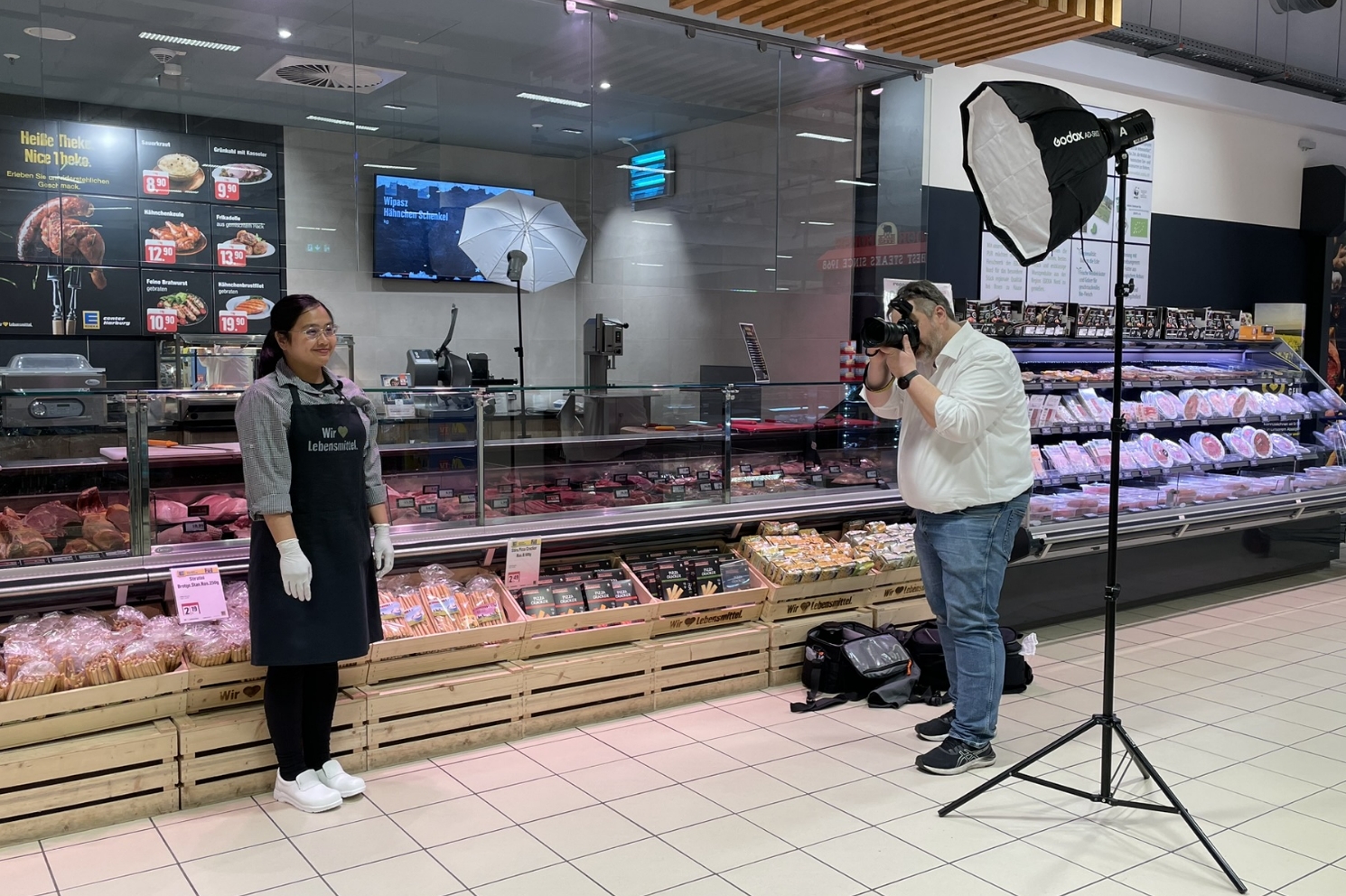 fotoshooting vor der fleischtheke